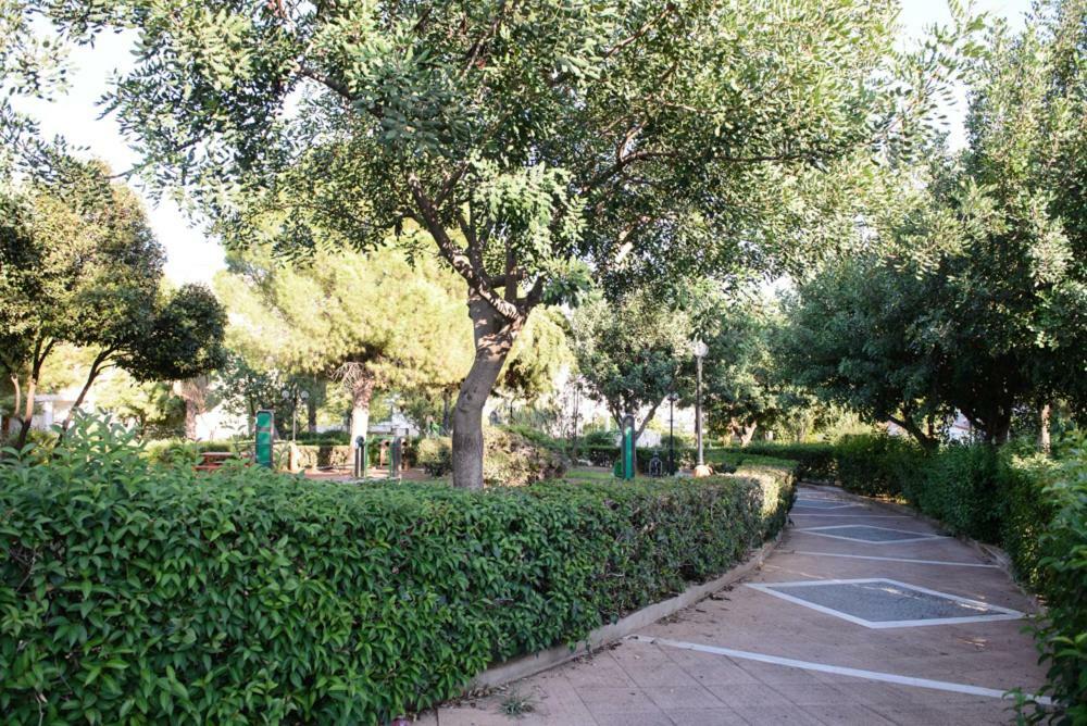 Beautiful House In Alimos Near To The Beach And Metro Athènes Extérieur photo