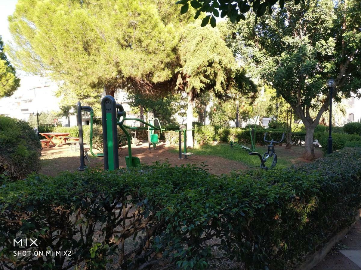 Beautiful House In Alimos Near To The Beach And Metro Athènes Extérieur photo